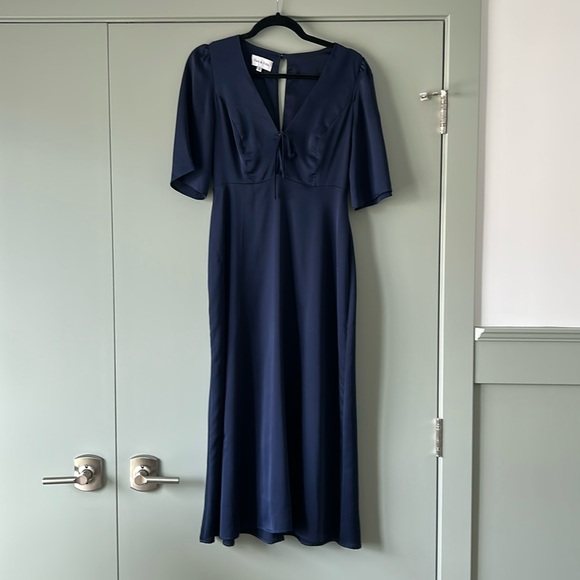 Park & Fifth Dresses & Skirts - Park & Fifth Kendall Tie Dress